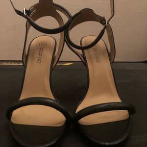 Black strap sandal heels